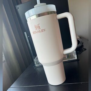 Stanley 40oz Tumbler, blush pink